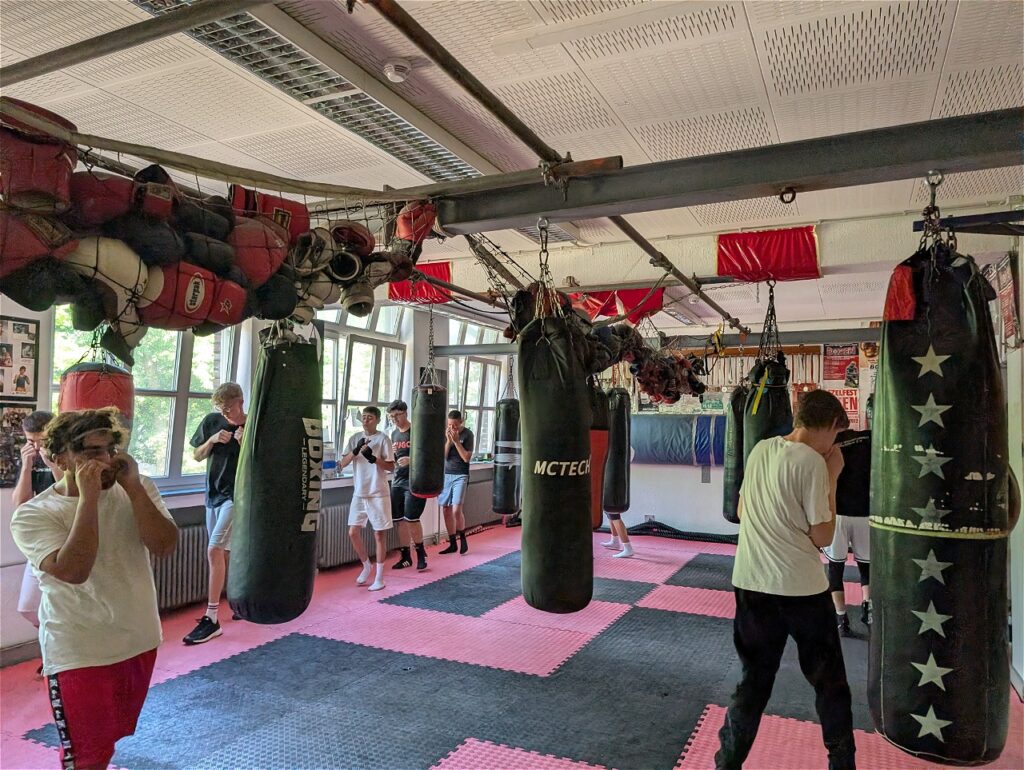 Boxtraining im Trainingsraum des Box- und Sportvereins Dinslaken e. V.